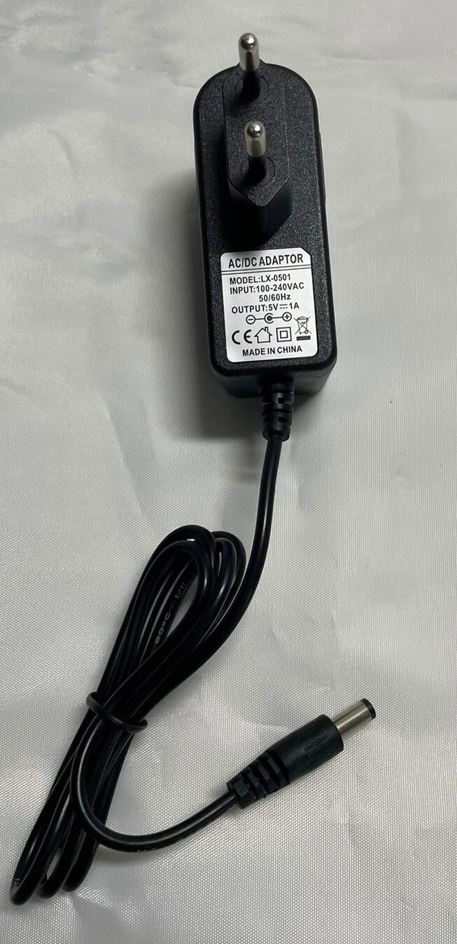 Универсальный блок питания Адаптер 5V 1A (5 вольт 1 ампер) AC/DC Adaptor LX0501