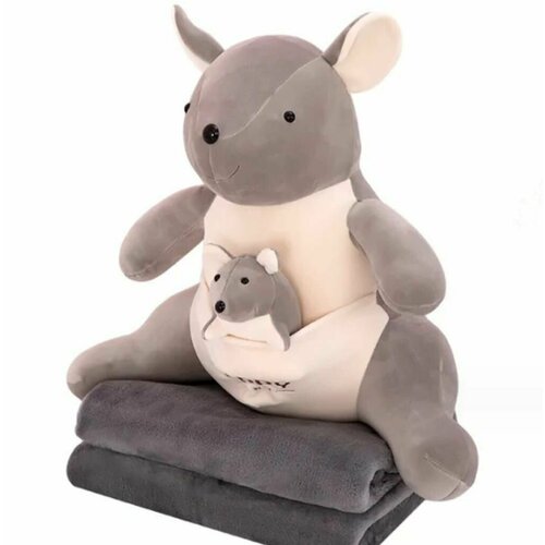 Мягкая игрушка-подушка Кенгуру с детенышем серый с пледом внутри, 55 см, 3 в 1 мягкие игрушки hansa кенгуру с детенышем 110 см