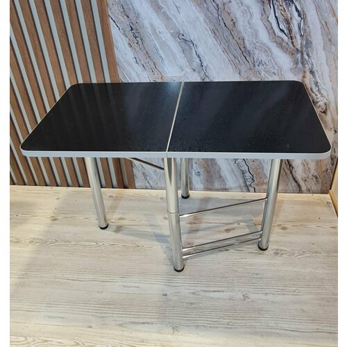 Стол пристенный пластик 26мм на хромированном основании черный