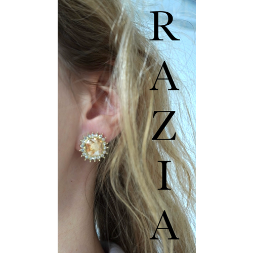 Серьги пусеты , искусственный камень, минеральное стекло, металл, стекло, янтарь синтетический, кристалл, размер 17 мм, желтый, горчичный