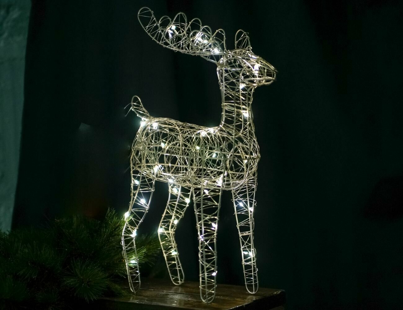 Декоративный светящийся, металл, 40 тёплых белых LED-огней, 37х24 см, таймер, батарейки, Koopman International