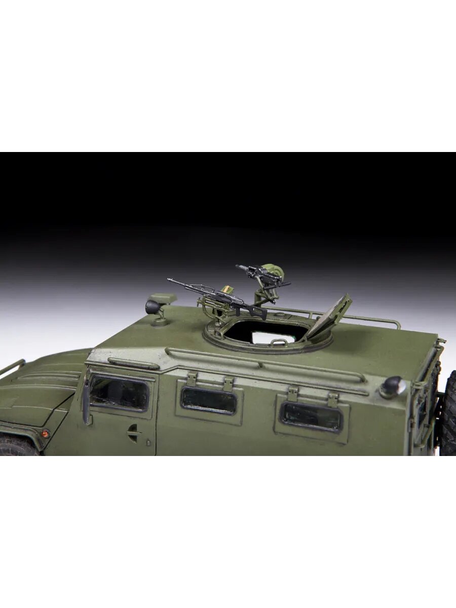 Российский бронеавтомобиль ГАЗ "тигр" ZVEZDA 262 детали, масштаб 1:35 — фото 1