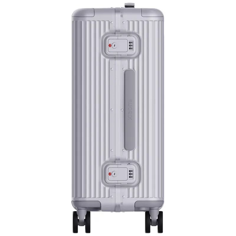 Внутренние отделения серебристого чемодана Xiaomi