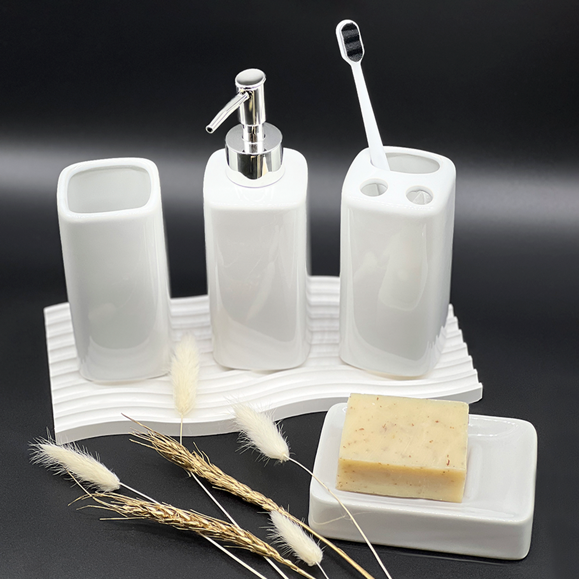 фото Набор аксессуаров для ванной комнаты Доляна «Статика», 4 предмета (дозатор 300 мл, мыльница, 2 стакана)