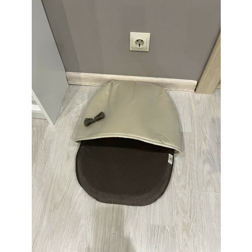 Лежанка мягкая для кошек Моя Котя «Подкрадуля» бежево-коричневая