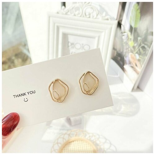 Серьги е с эмалью для женщин, девушек и девочек. Серьги пусеты из ювелирной стали и эпоксидной смолы.