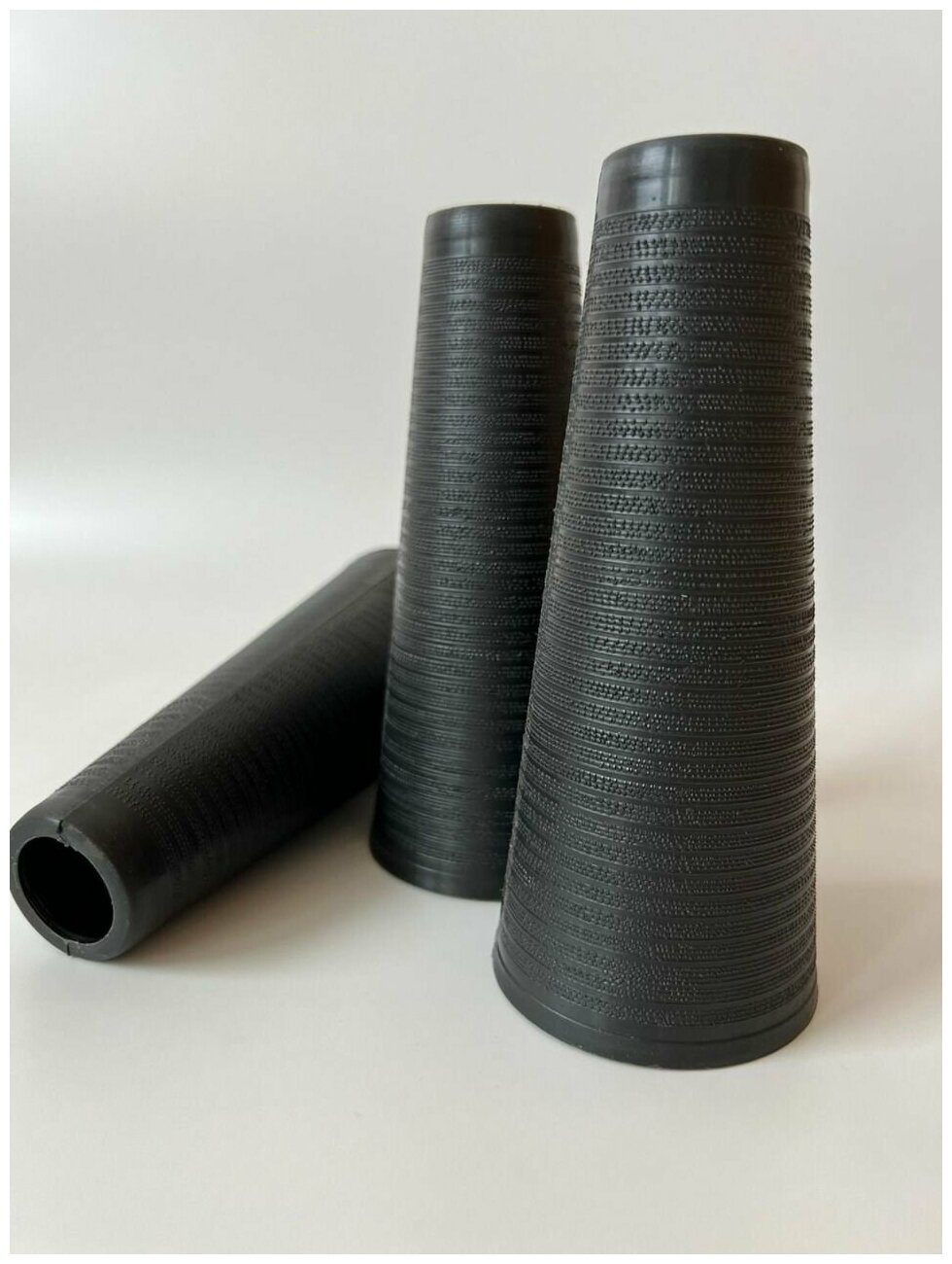 Конусы (патроны) для намотки или перемотки бобинной пряжи пластиковые с вальцовкой 170/70/35 мм.