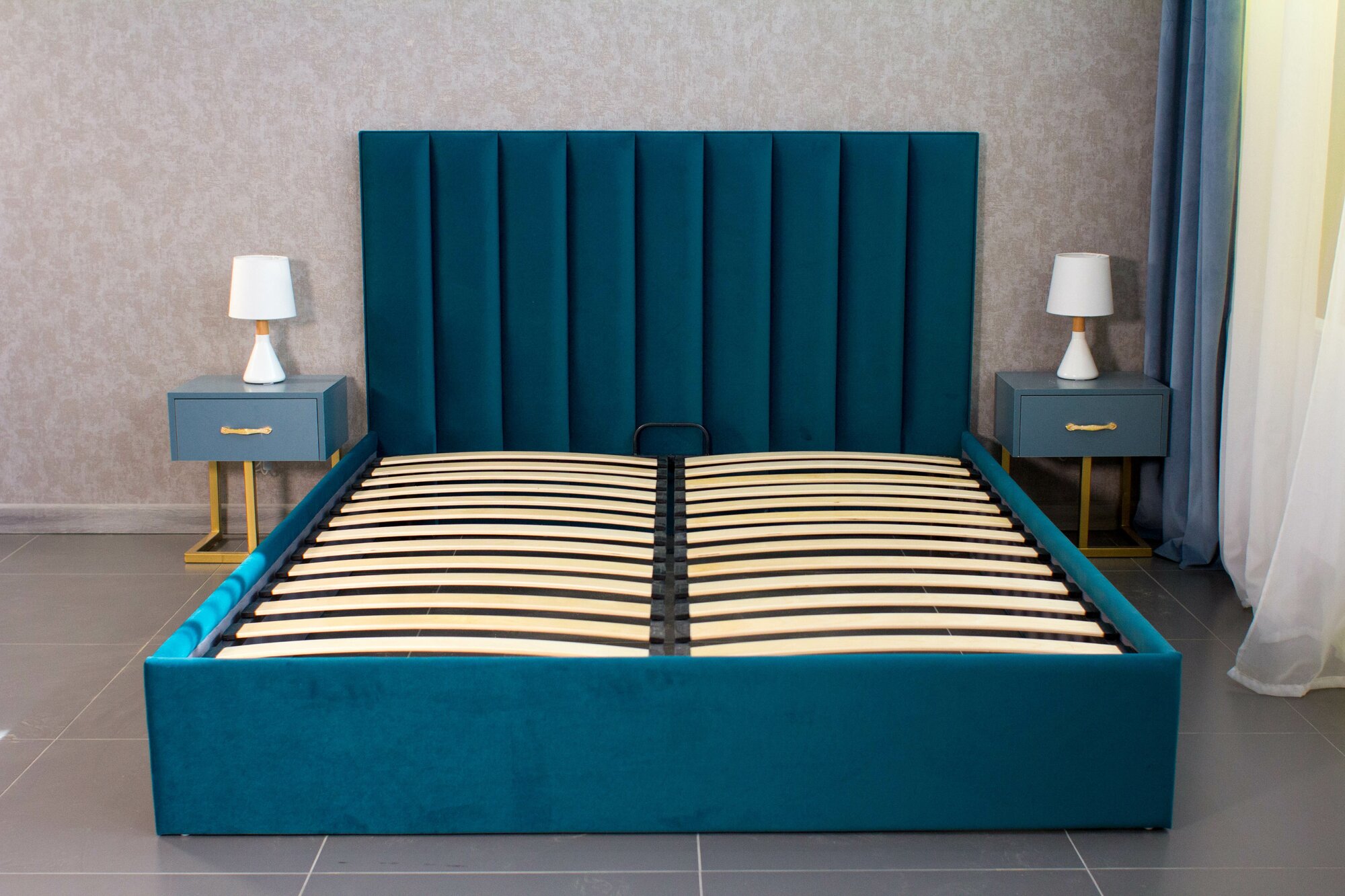 VIERO Кровать Бриз мягкое изголовье с размером спального места 160х200 с ортопедическим основанием, без подъемного механизма