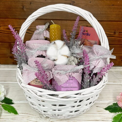 Изображение товара Подарочная корзина ZakazPodarka24 "Блеск элегантности", унисекс, розовая