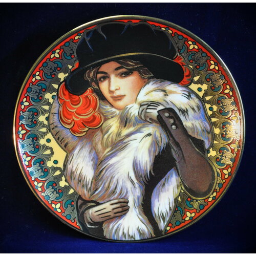 Декоративная тарелка Дама с черной шляпой 1200₽