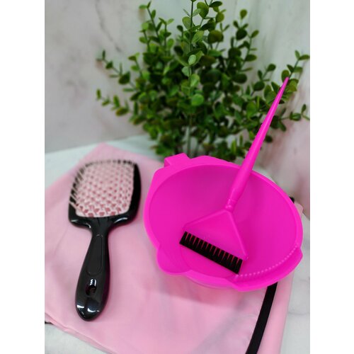 Набор инструментов для мастера кератина и парикмахера в розовом цвете в составе миска кисть скелетная расческа продувная и пеньюар для клиента большой 632₽