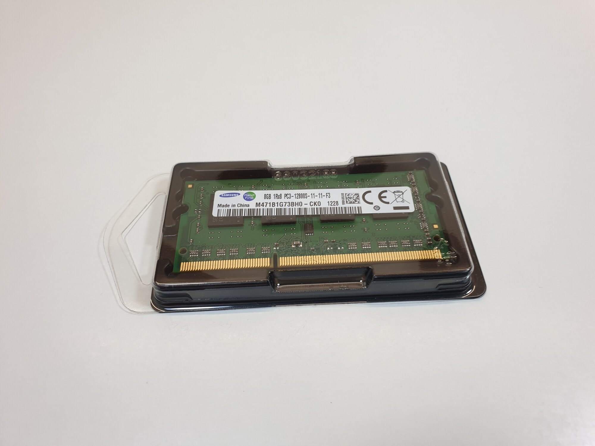 Оперативная память Samsung 8 ГБ DDR3 1600 МГц SODIMM CL11 M471B1G73BH0-CK0