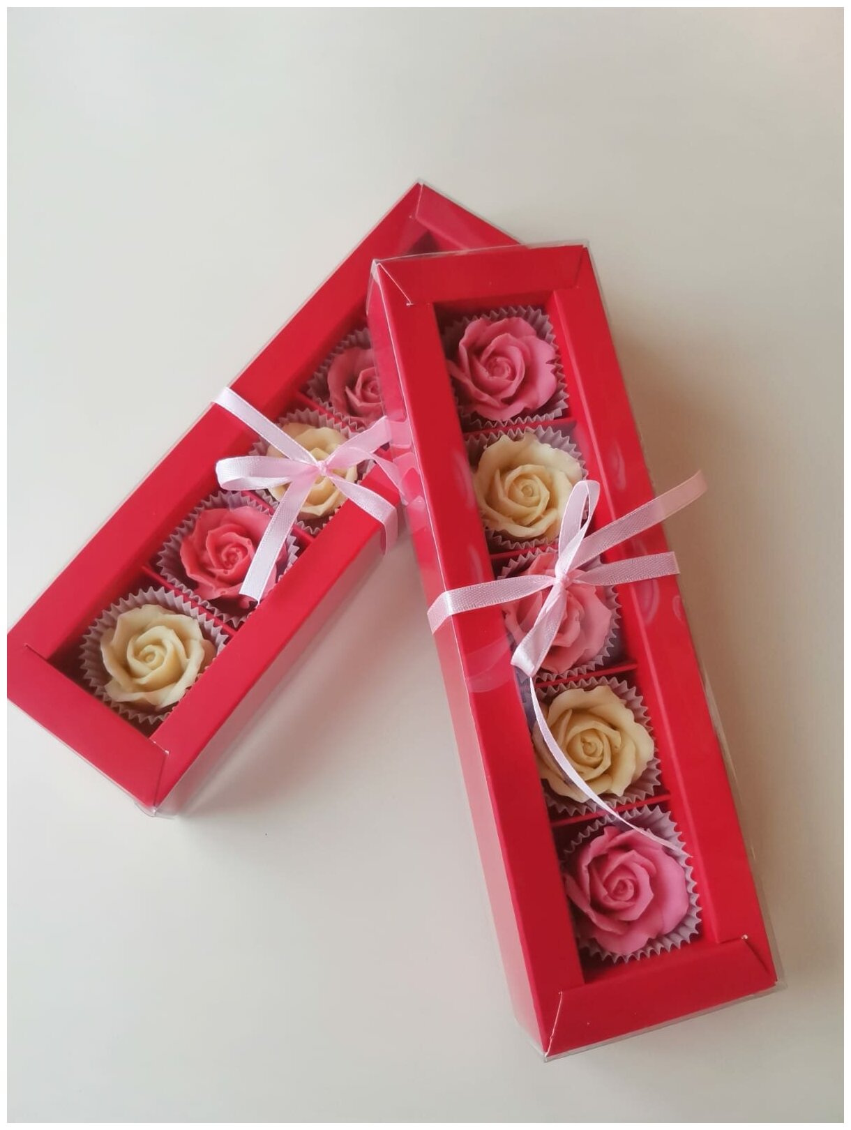 Шоколадные розы в подарочной коробке - фотография № 3