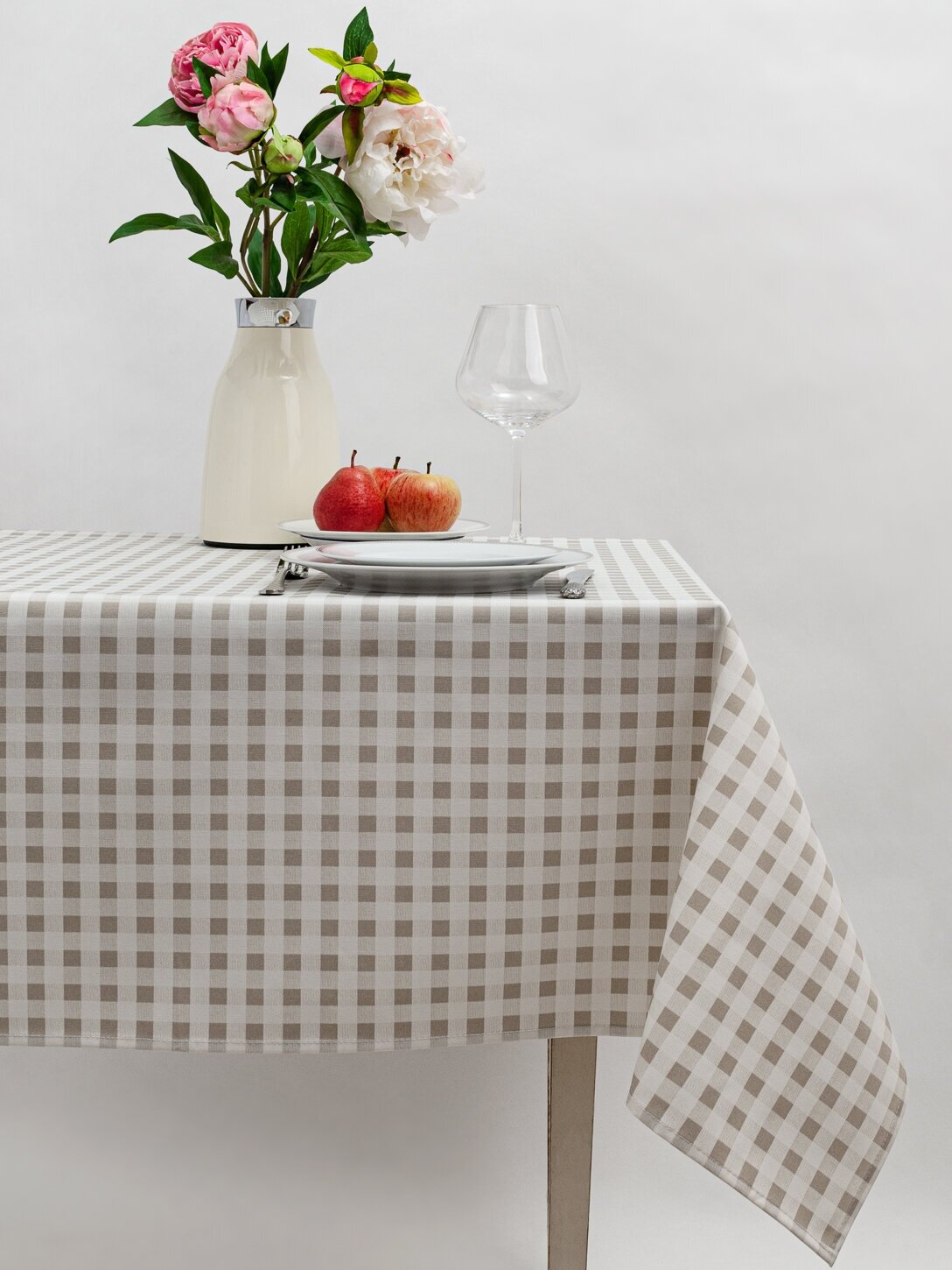 фото Скатерть на стол прямоугольная водоотталкивающая 250х145 см LLUB Клетка бежевая