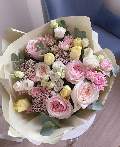 Букет из Эустомы "Светлый привет" пионовидные розы, тюльпаны, озотамнус, эвкалипт, красивый букет цветов, тюльпанов, шикарный, цветы премиум, роза.