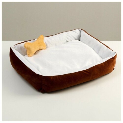 Лежанка мягкая прямоугольная со съемной подушкой, игрушка косточка, 54 х 42 х 11 см, коричнева 7907
