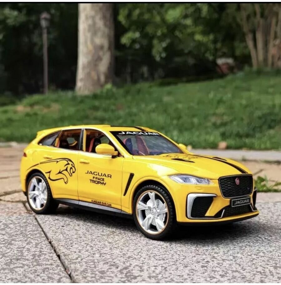 Коллекционная модель Ягуар Jaguar F-Pace 1:24 (металл свет звук)