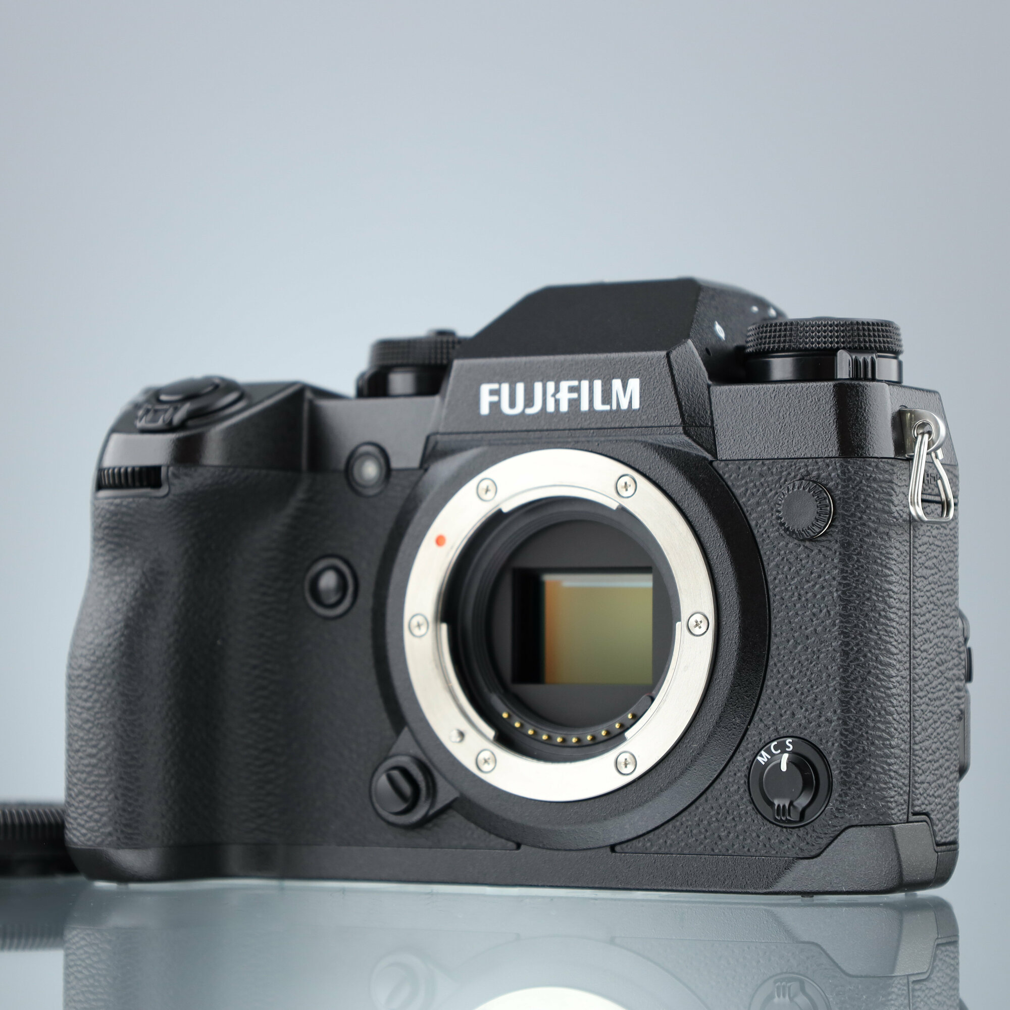 FujiFilm X-H1 .