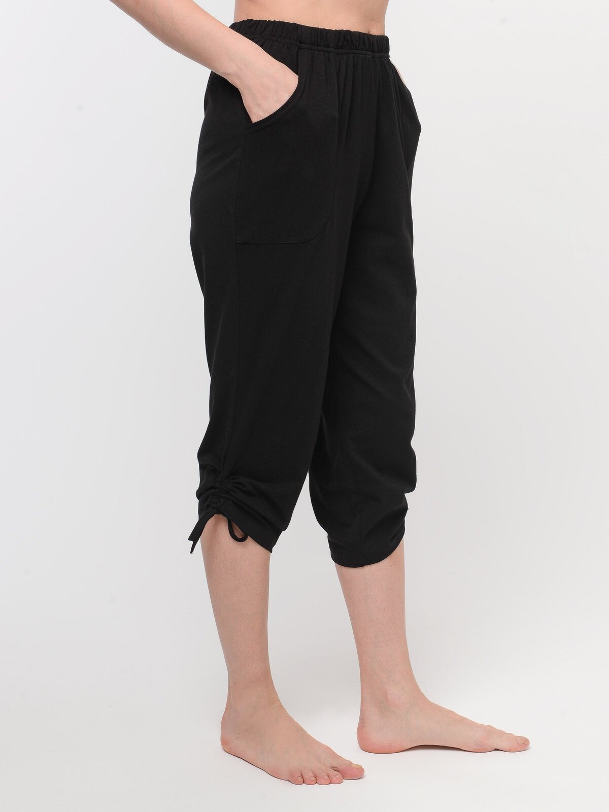 Пижама домашняя женская Алтекс футболка с бриджами черно-белая, размер 58 - фотография № 11