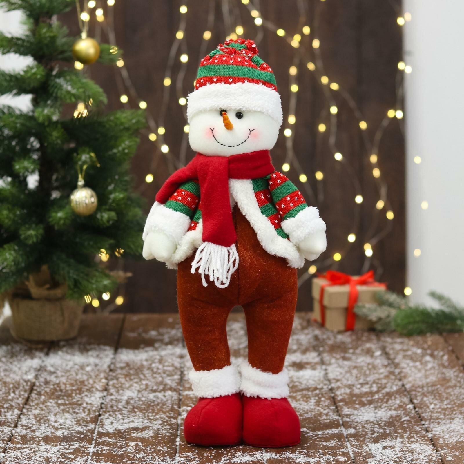 Мягкая игрушка Зимнее волшебство Снеговик пузанчик 10х42 см красно зелёный 6932407