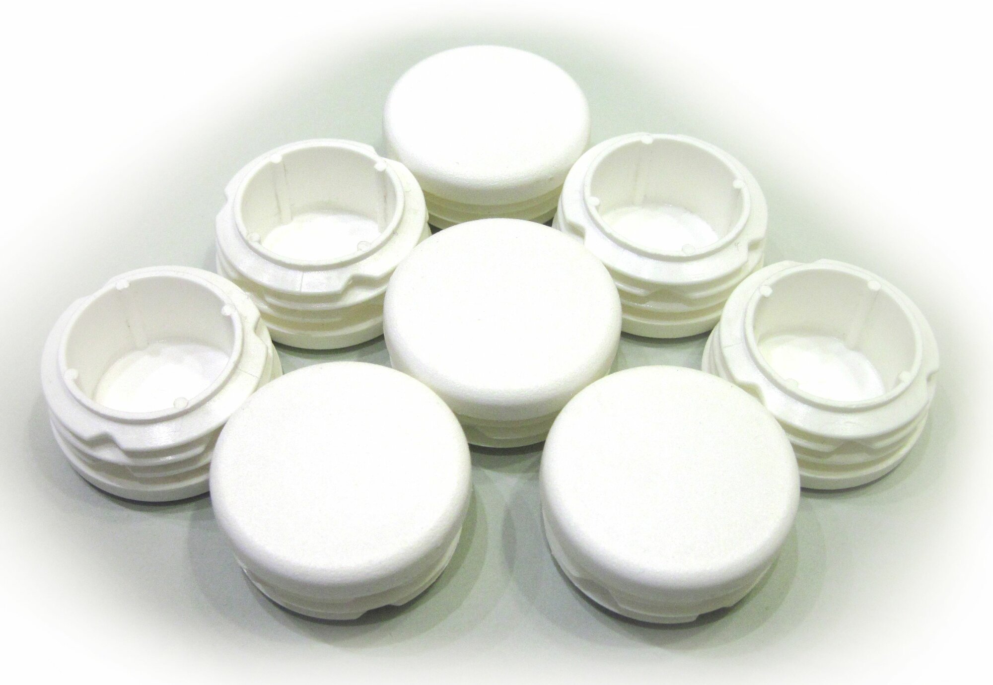 Заглушка для круглой трубы с внешним диаметром 35мм и диаметром отверстия 29-33мм, пластиковая, белая, 8шт.