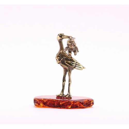 Аист с младенцем в клюве, статуэтка, бронза, янтарь, 60 мм