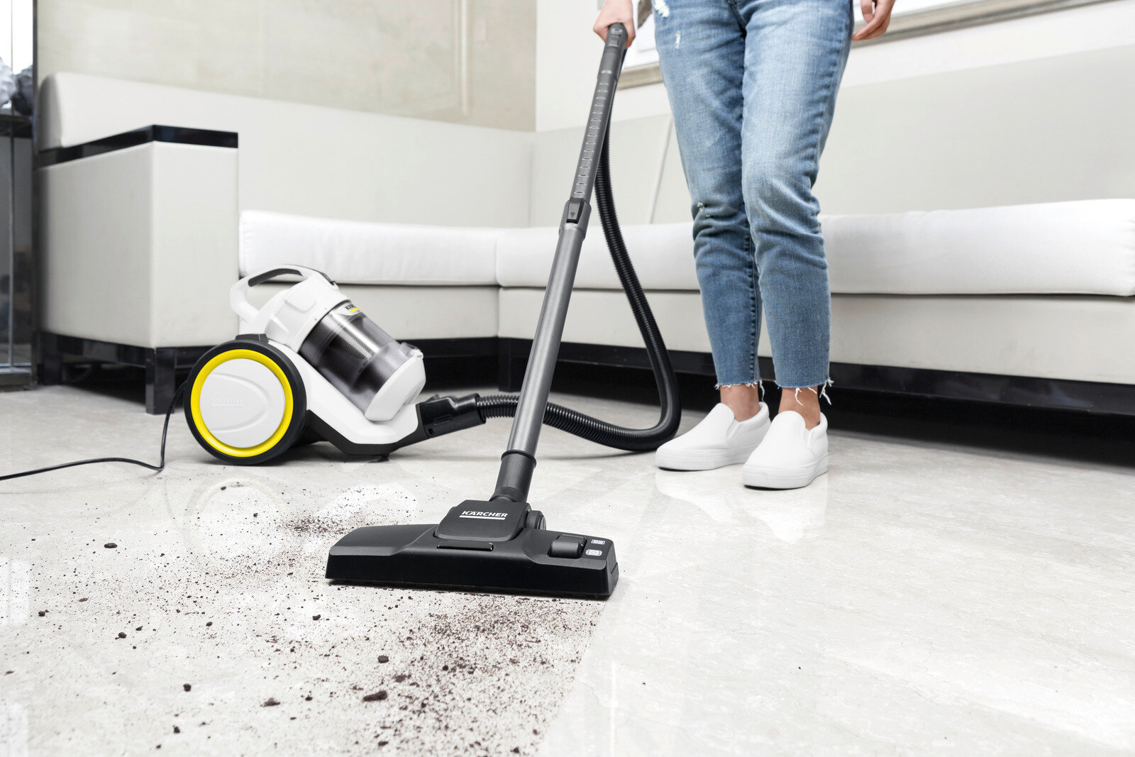 Пылесос Karcher VC3, белый, контейнер, HEPA, 700Вт, сухая уборка, всасывающий шланг