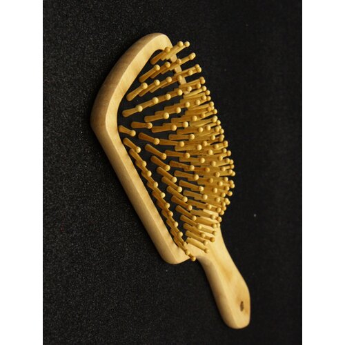 Массажная расческа Cecilia деревянная