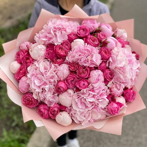 Букет "Нежность", гортензия, пионы розовые, розовые пионовидные розы, шикарный, красивый букет цветов, цветы премиум, пионов, роза.