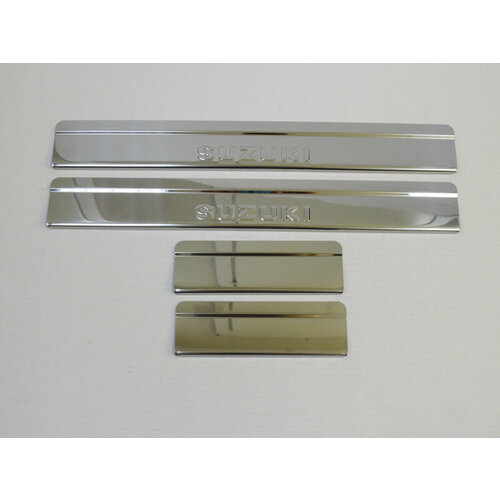 Накладки на пороги Suzuki Vitara 2017- штамп ступенька 2180₽