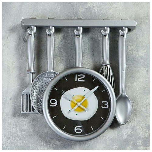 фото Часы настенные, серия: кухня, "кухонная утварь" на циферблате яичница, серебро, 32х34 см qwen