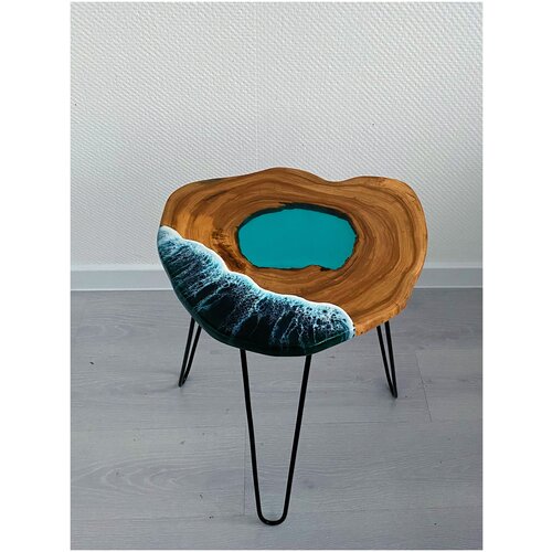 Журнальный столик орех массив дерева эпоксидная смола круглый черные ножки