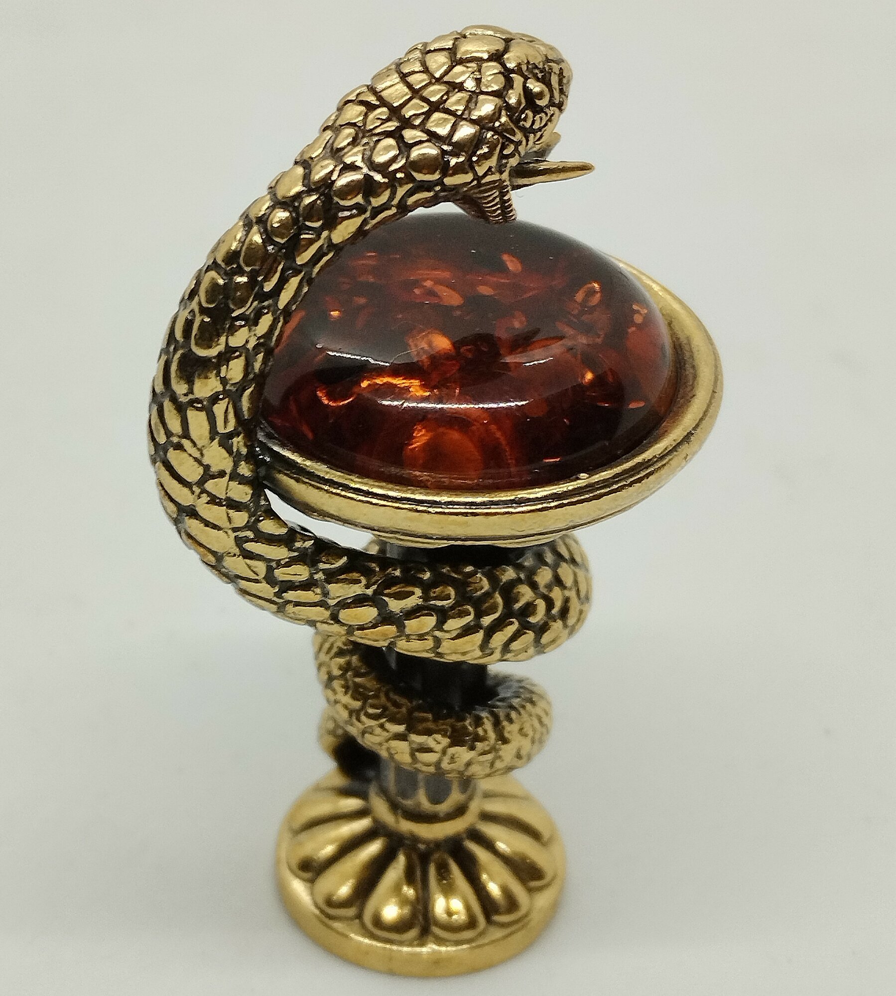 Фигурка бронза с янтарем "Змея", арт 2577.1 — фото 1