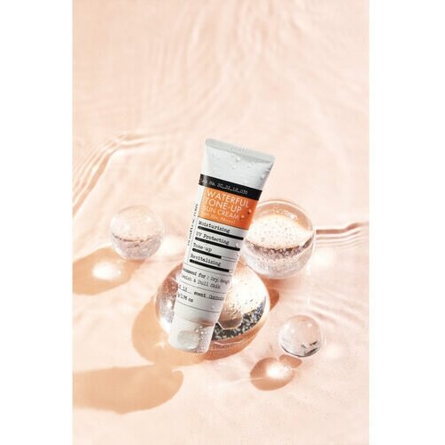 Derma Factory Крем солнцезащитный увлажняющий - Waterful tone-up sun cream SPF 50+ PA+++, 50мл derma factory увлажняющий солнцезащитный крем с легким тонирующим эффектом waterful tone up sun cream spf 50 pa 50г