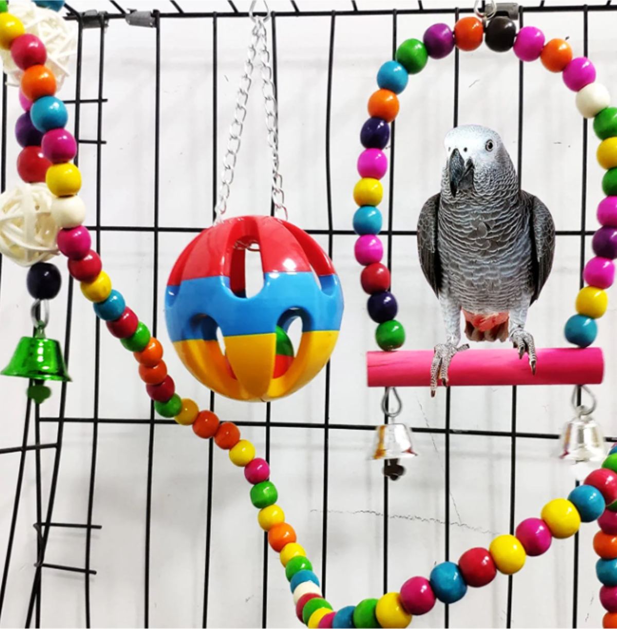 Красочные игрушки для попугаев в клетку - фотография № 6