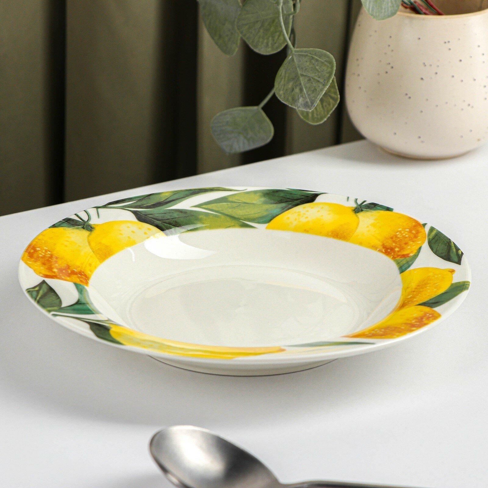Тарелка глубокая «Лимон», d=20 см, цвет белый
