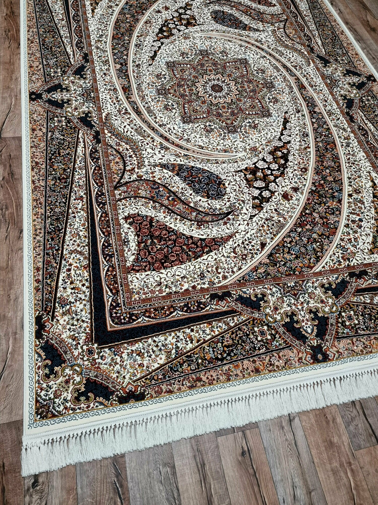 Персидский ковер Farrahi Carpet, Иран, размер 1.5х2.25 м