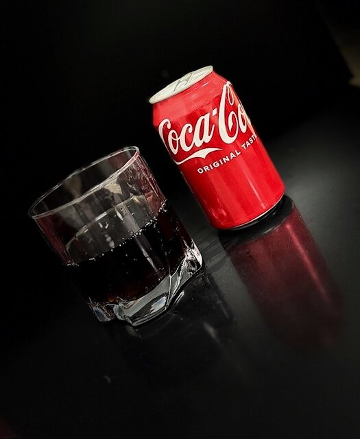 Газированный напиток Coca-Cola Classic 0.33 л ж/б упаковка 12 штук оригинал (Польша)