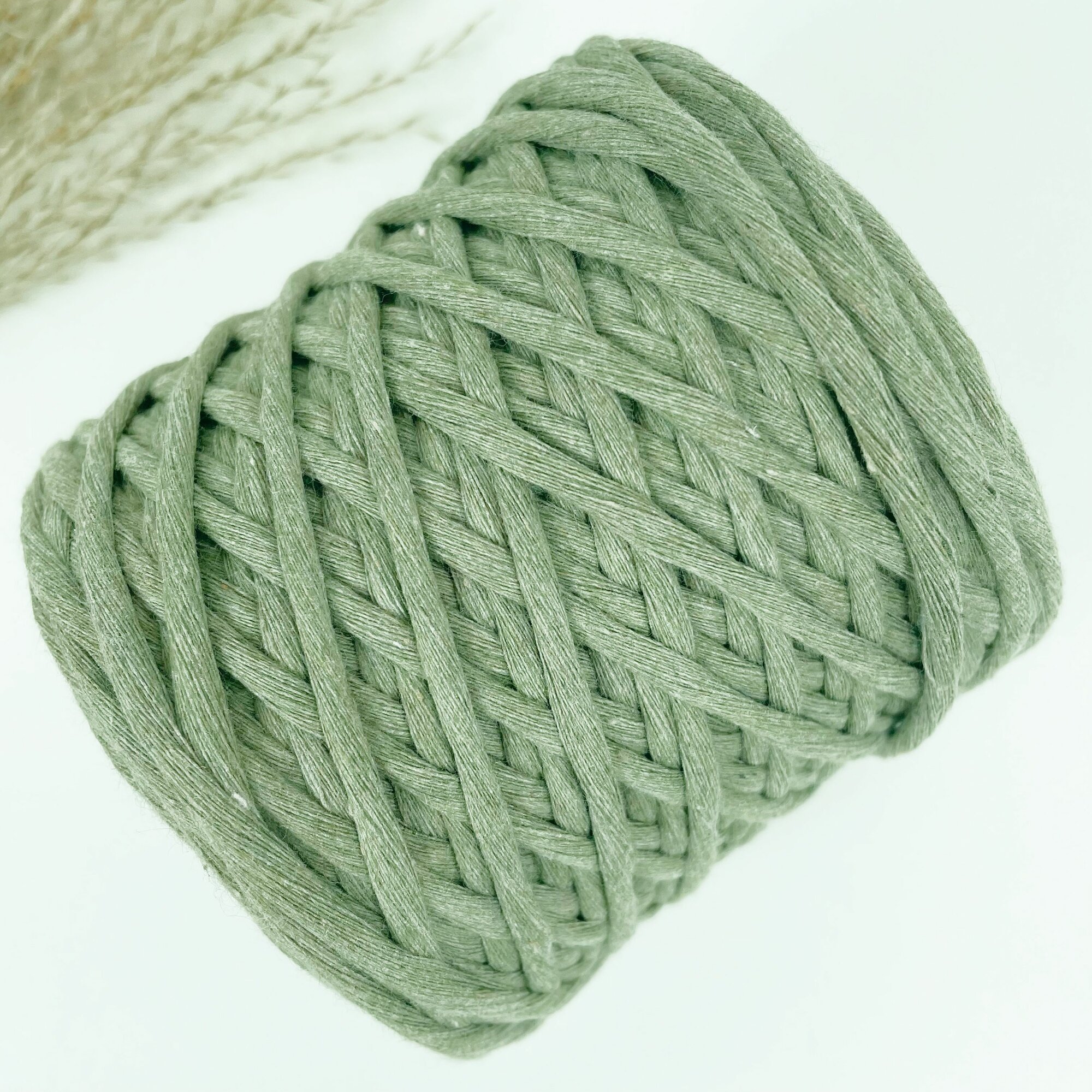Шнур для рукоделия и макраме Dolly Hobby 80% хлопок 100 метров/ 4 мм/ оливковый цвет — фото 1
