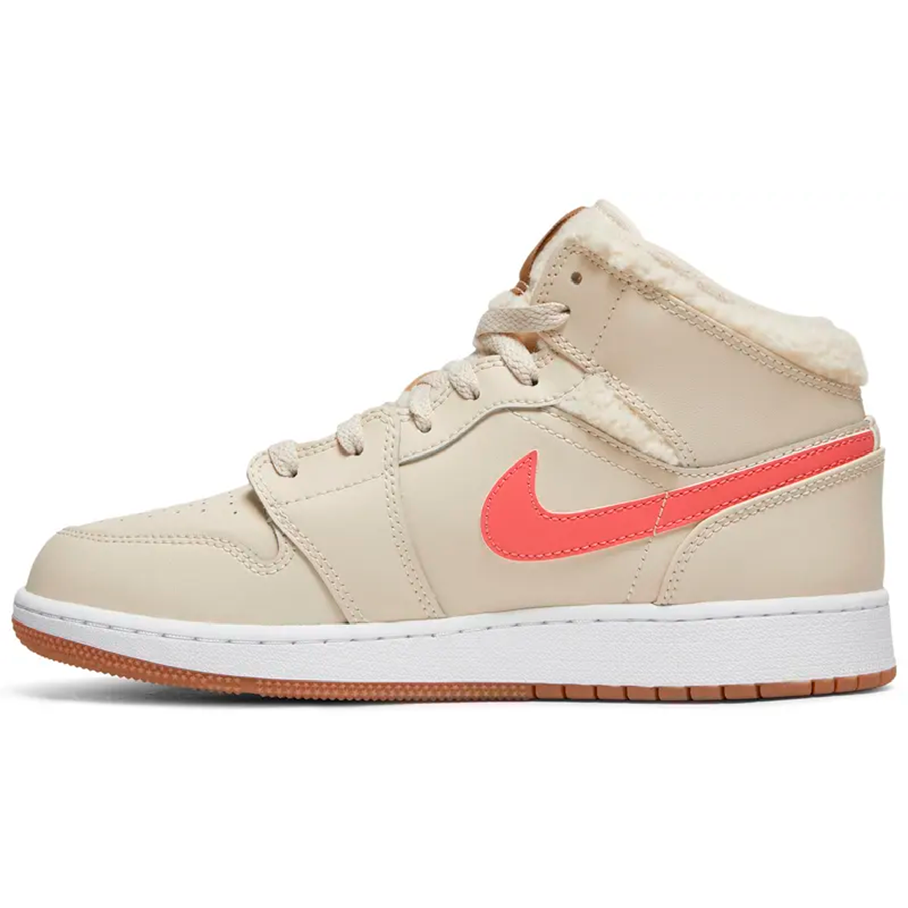 Кеды NIKE Air Jordan 1 Mid Utility GS Fleece, полнота D, размер 38.5 EU / 6 Y / 5.5 UK / 24 CM, бежевый — фото 1