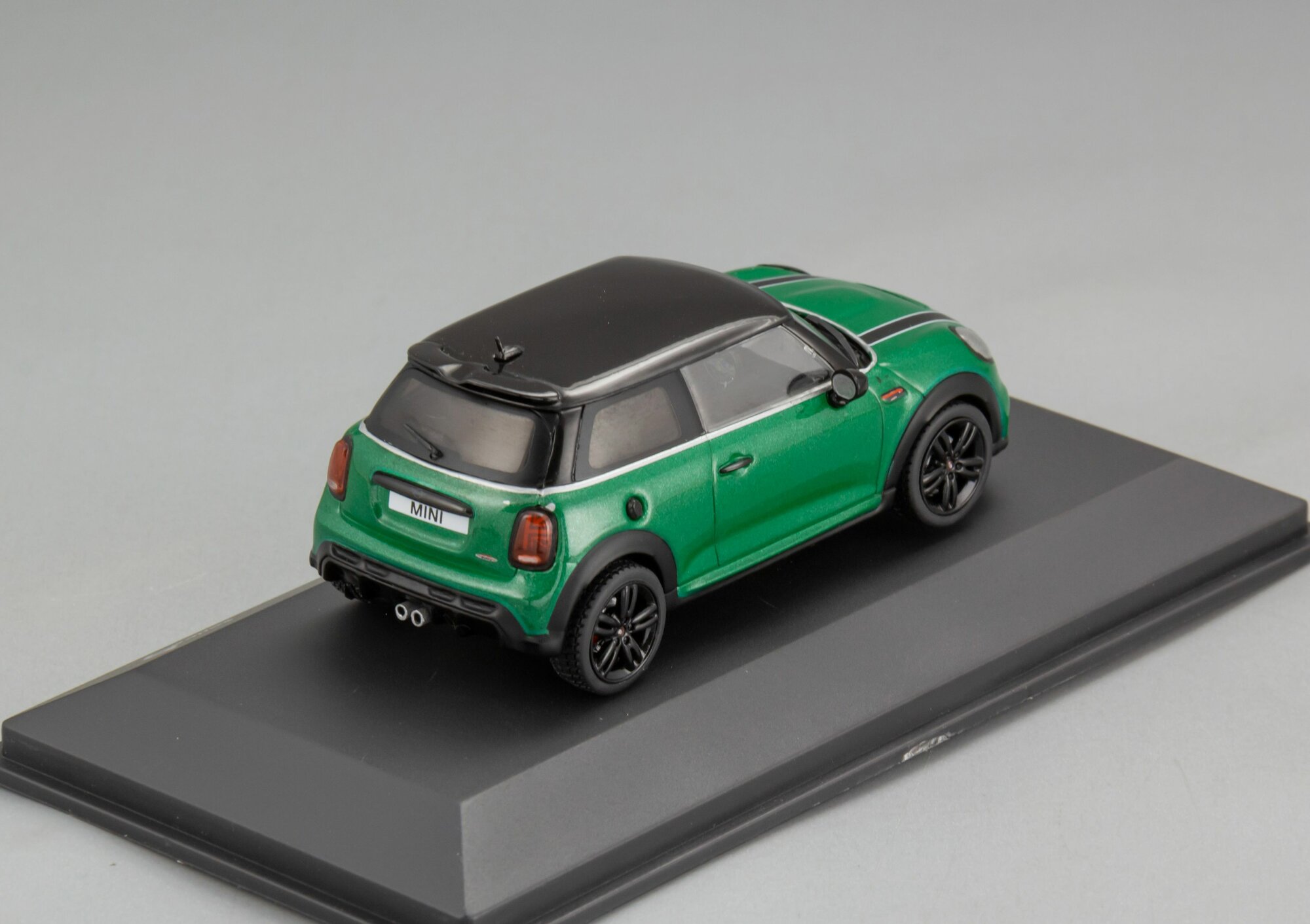 Масштабная модель Mini Cooper John Works - 2023 — фото 1