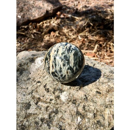 Подарок Сувенир Метагаббро в форме шара