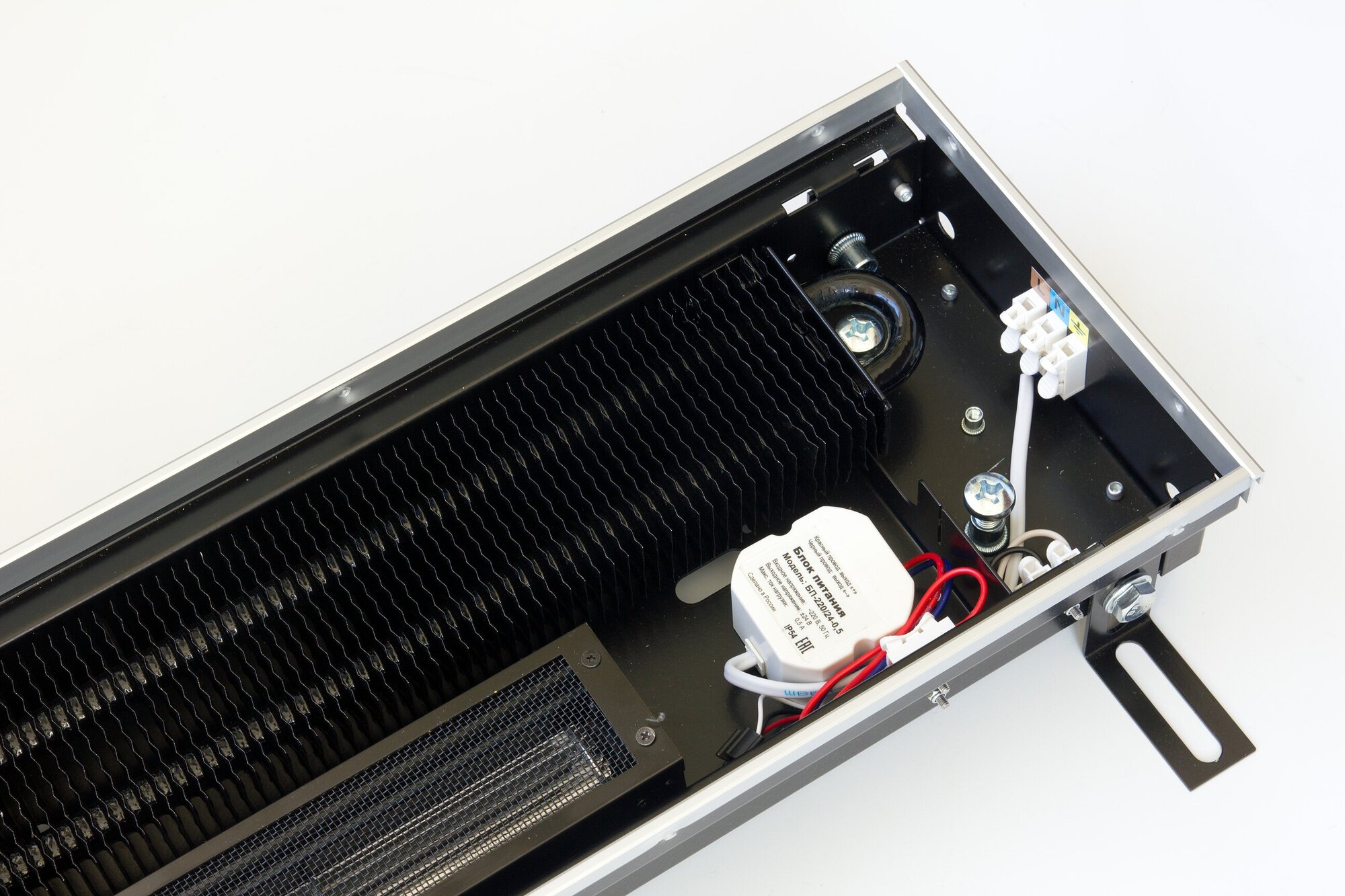 Внутрипольный конвектор с вентилятором с решеткой KVZ-V 1500х180х70 - фотография № 7