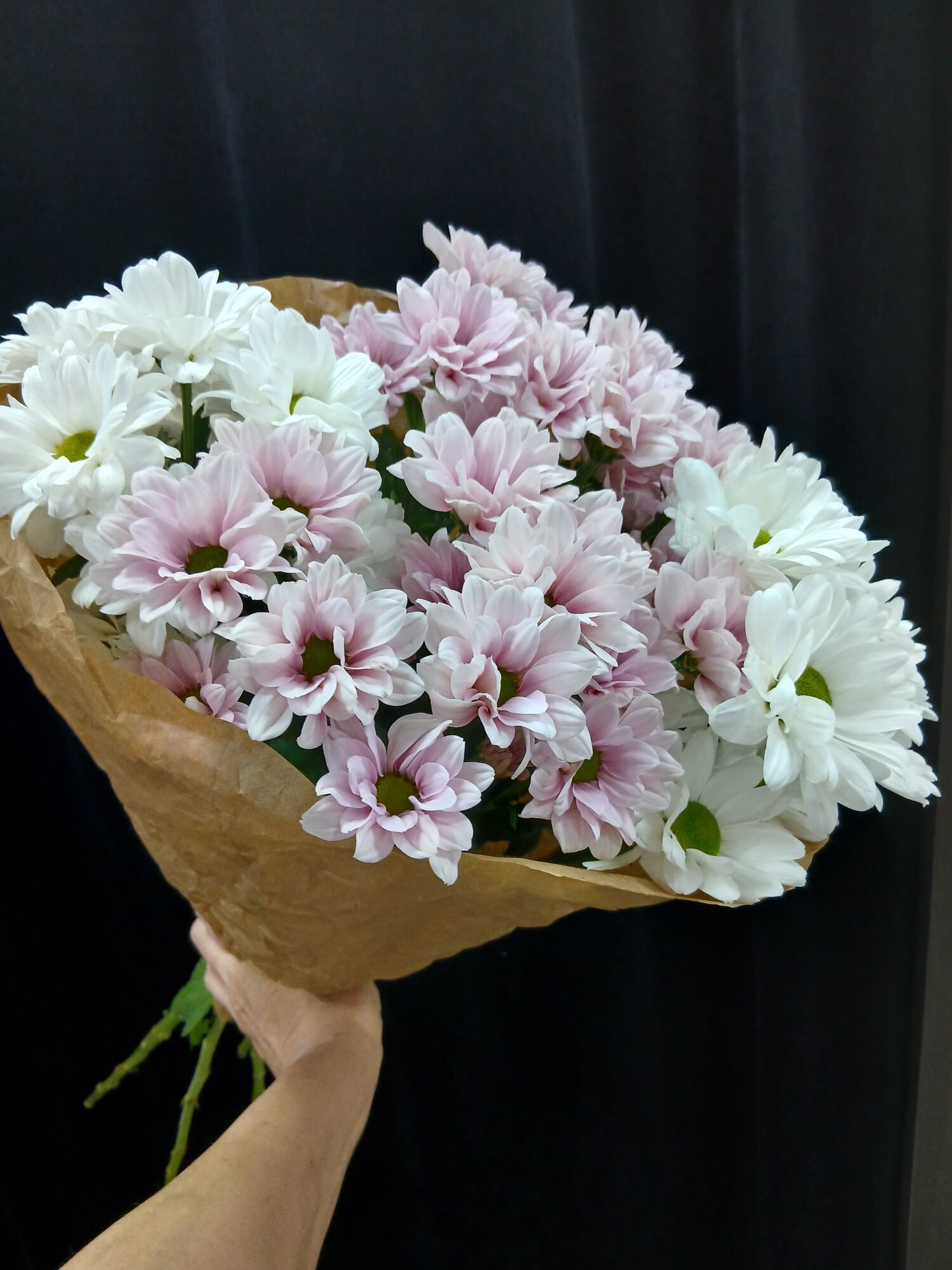 Букет из 5 ти кустовых хризантем