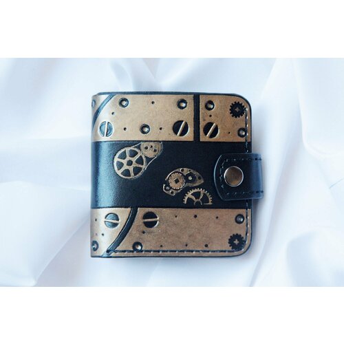 фото Кошелек , натуральная кожа, гладкая фактура, на кнопках, с хлястиком на кнопке, отделение для карт, черный нет бренда