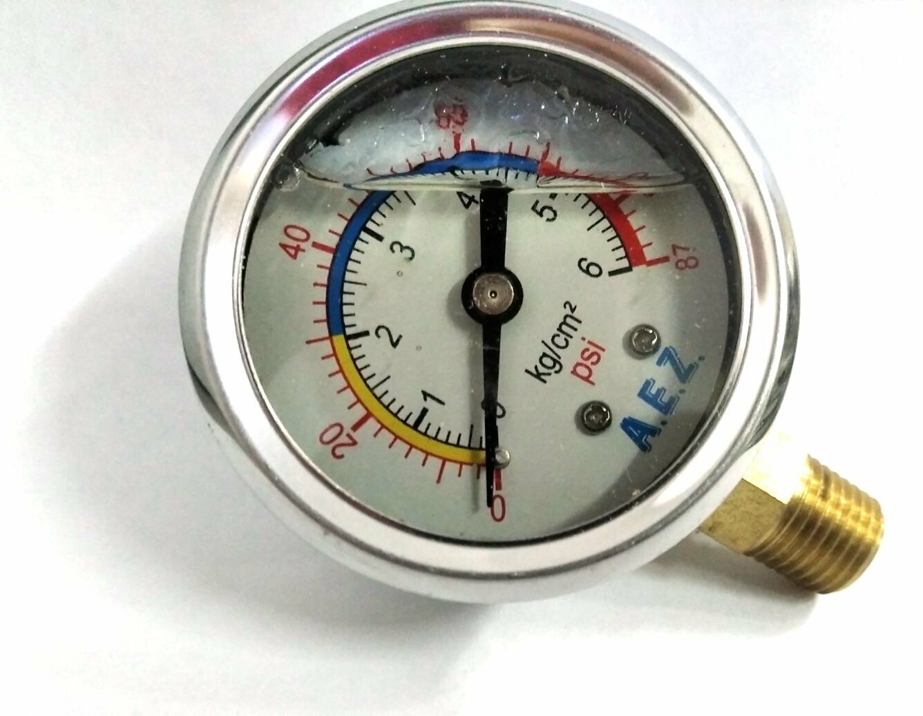 Манометр для компрессора пневмоинструмента с глицерином (резьба - 1/4" вертикальный до 6 Bar диаметр - 51 мм)