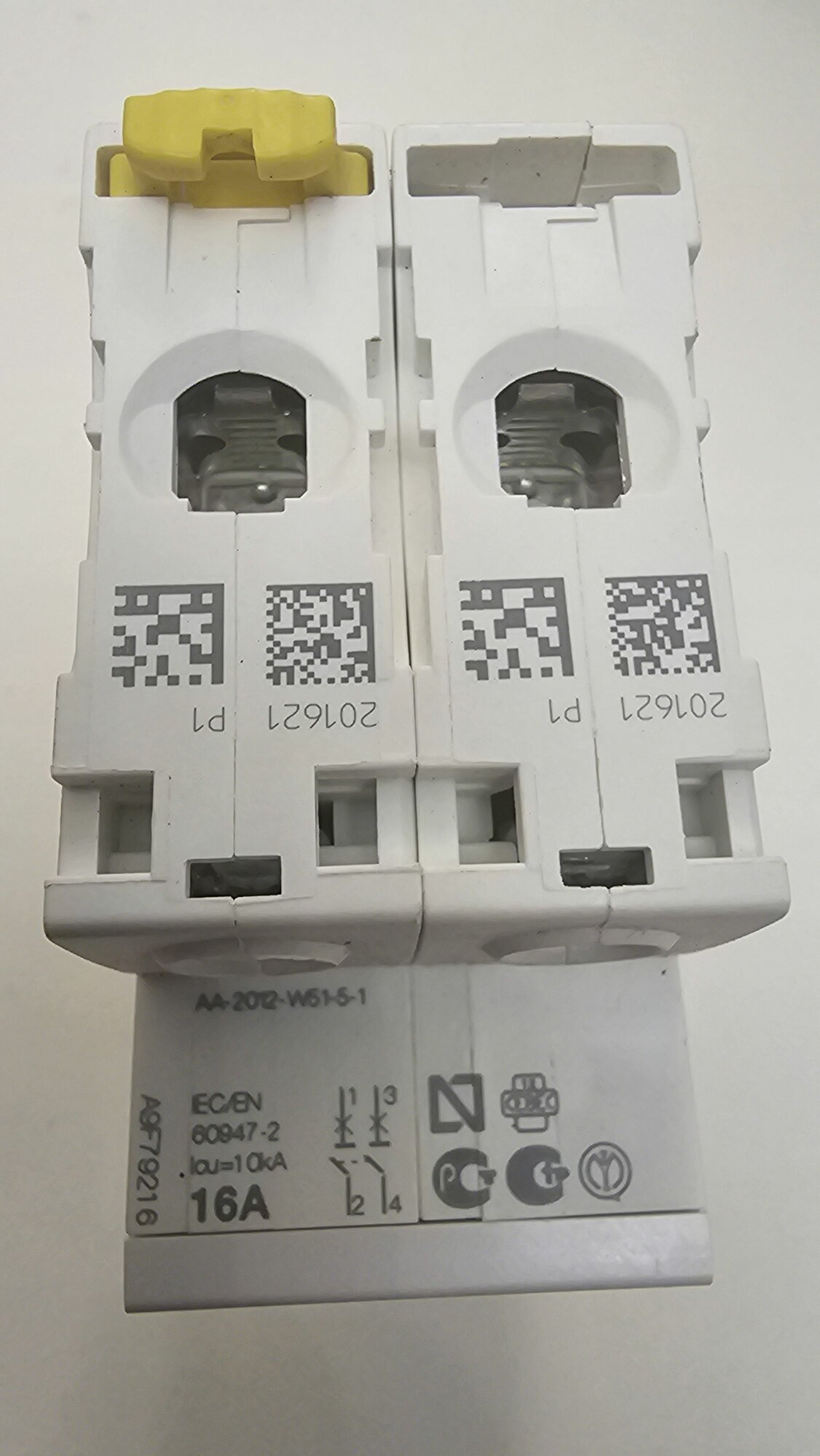 Acti 9 A9F79216 Автоматический выключатель двухполюсный 16А (6 кА, C) Schneider Electric - фото №4