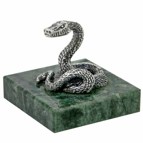 Серебряная фигурка 