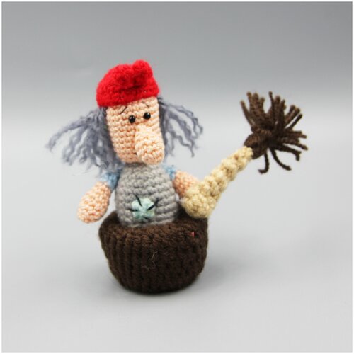 Вязаная Баба Яга 9 см. Игрушка ручной работы.