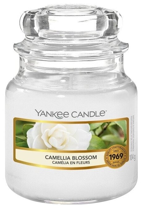 Свеча маленькая в стеклянной банке Цветущая камелия Camellia Blossom 104гр / 25-45 часов